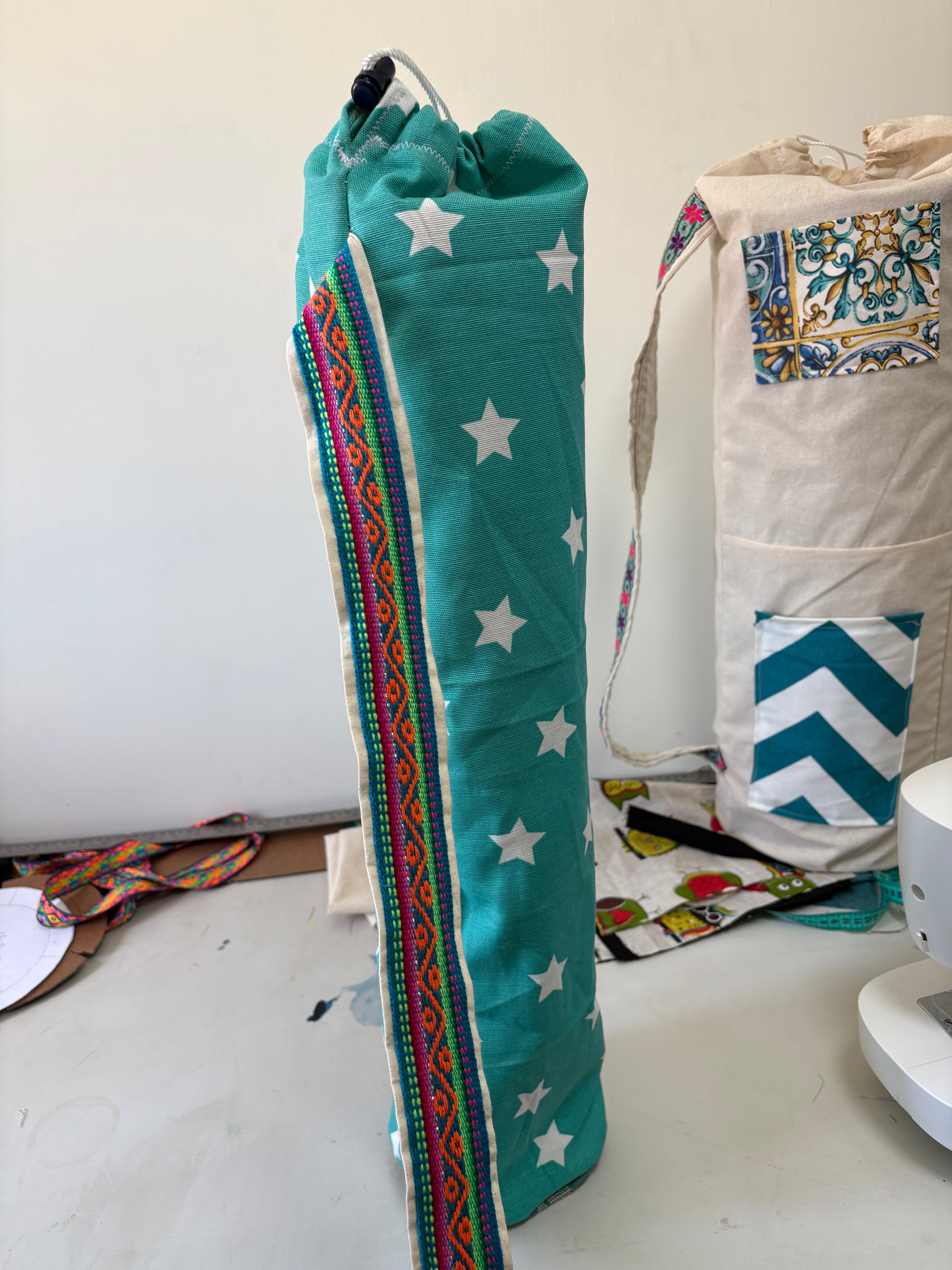 Bolso artesanal para yoga PortMat diseño estrellas con correa étnica - hecho a mano en Chile
