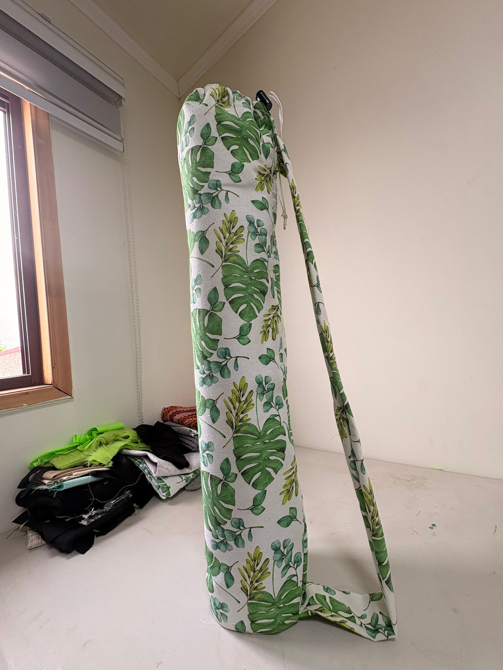 Bolso artesanal para yoga PortMat diseño hojas - hecho a mano en Chile por Taller Küyen